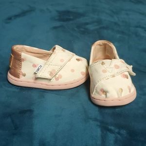 Baby Tom's size 4 white and blush
